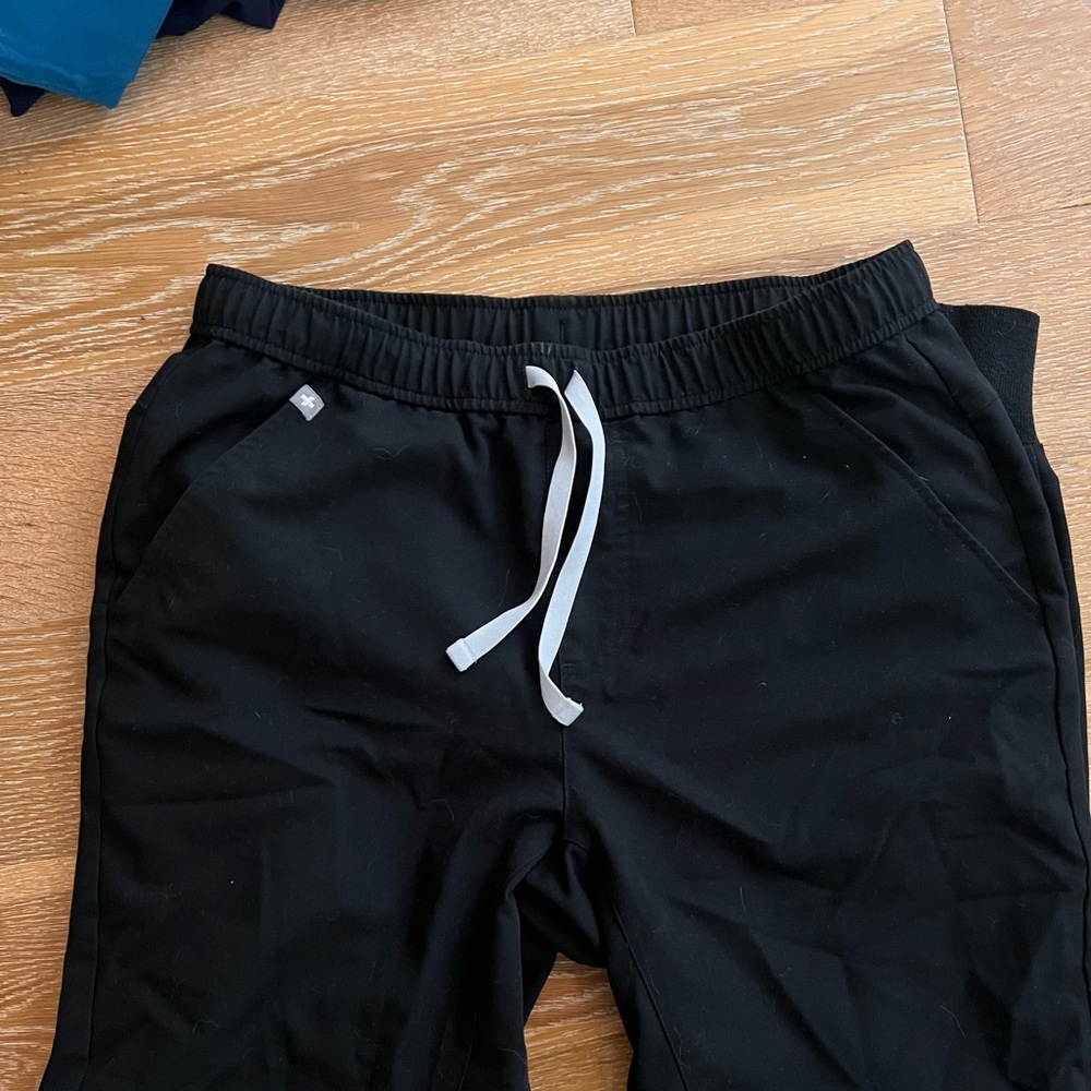Figs Men’s scrub bottom joggers Size Medium